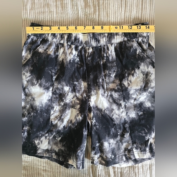 The North Face Class V Pull-On Shorts Mens Small 6" Black White Tie-Dye Print - Picture 5 of 8